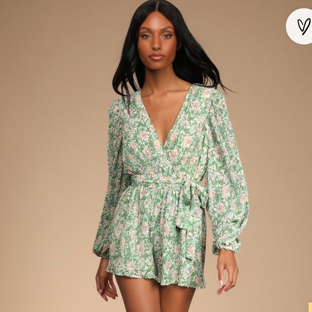 NWT Lulu’s Green Floral Romper